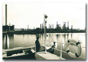 Collection Total (Le paysage industriel de la Basse-Seine – l'Inventaire Haute-Normandie – 2008) - La vallée industrielle en1950