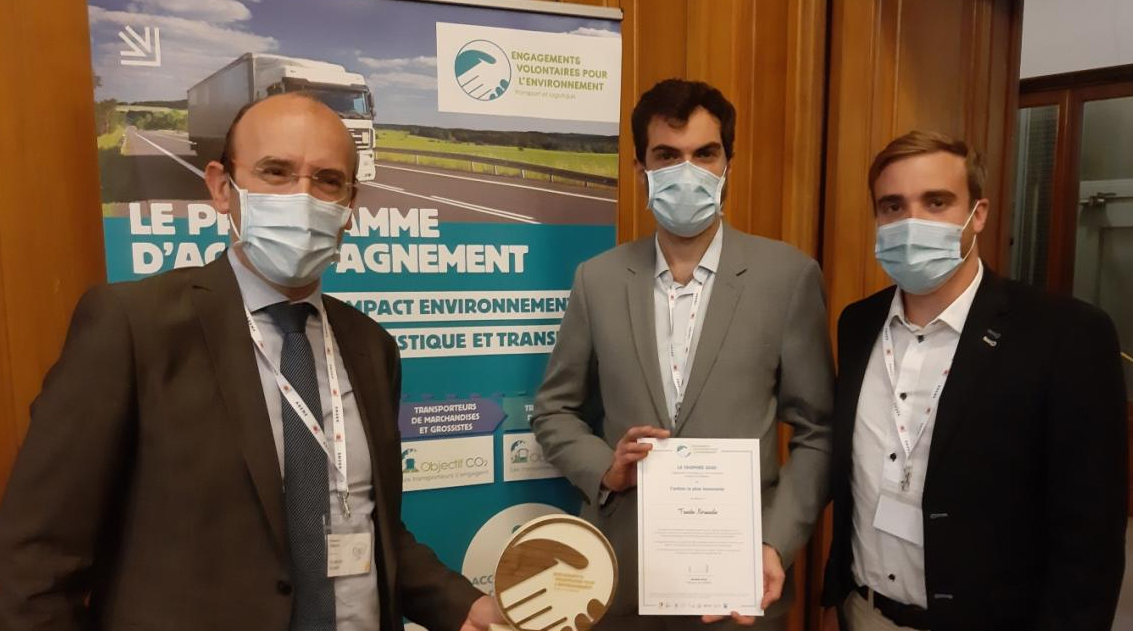 Transdev Rouen (de gauche à droite) : Guillaume Aribaud, Directeur, Frédéric Saffroy, TCAR, coordinateur projets véhicules autonomes et Thomas Tixier, Chargé de projets clients