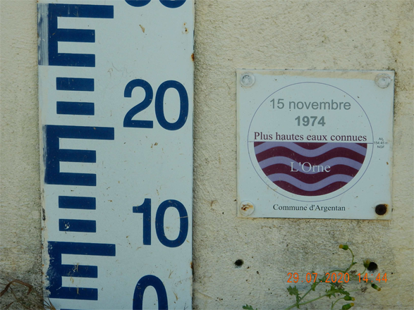 Repère de crue sur l’Orne à Argentan (61) | Vigicrues 2024
